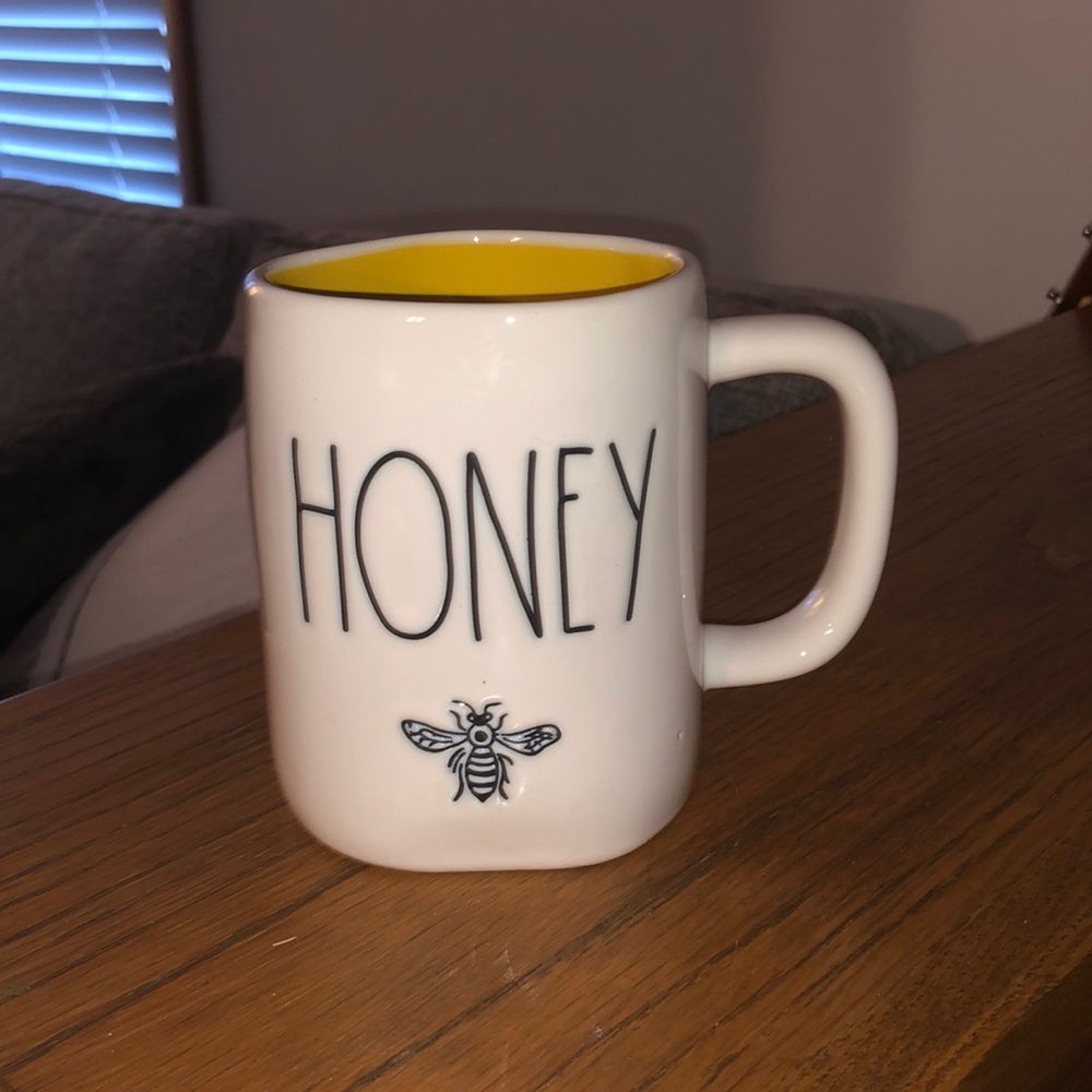 Rae Dunn  Honey 🍯 Bee mug yellow inside